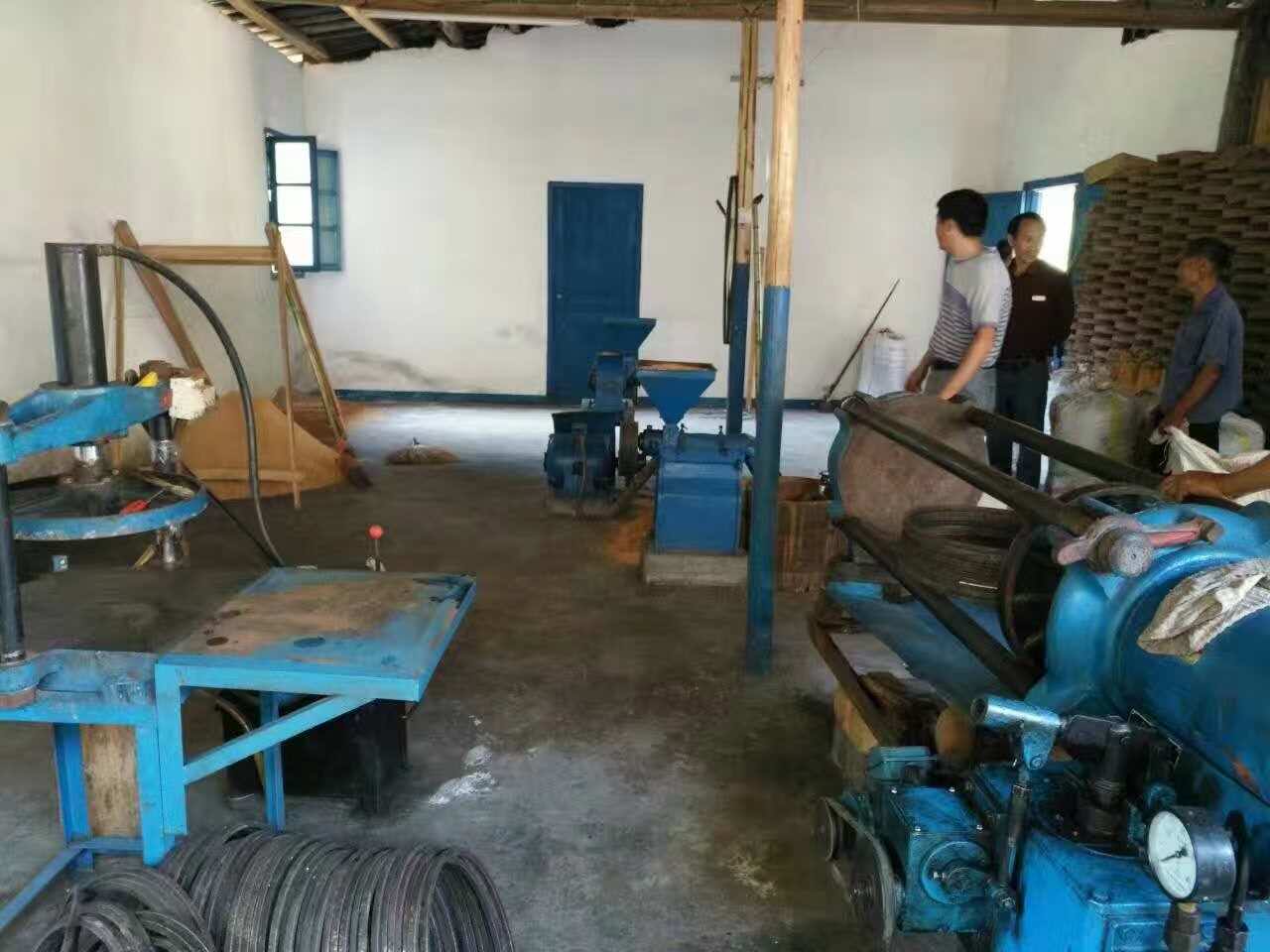 常德液壓壓榨機,常德固液分離機,常德壓濾機,常德粉碎機 常德液壓壓榨機,常德固液分離機,常德壓濾機,常德粉碎機